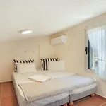 Nest Luxury 아파트 니키아나