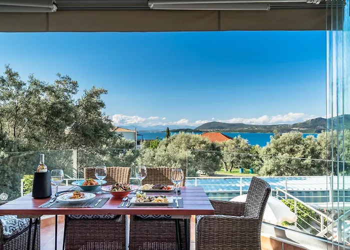 Nest Luxury Apartment Nikiana